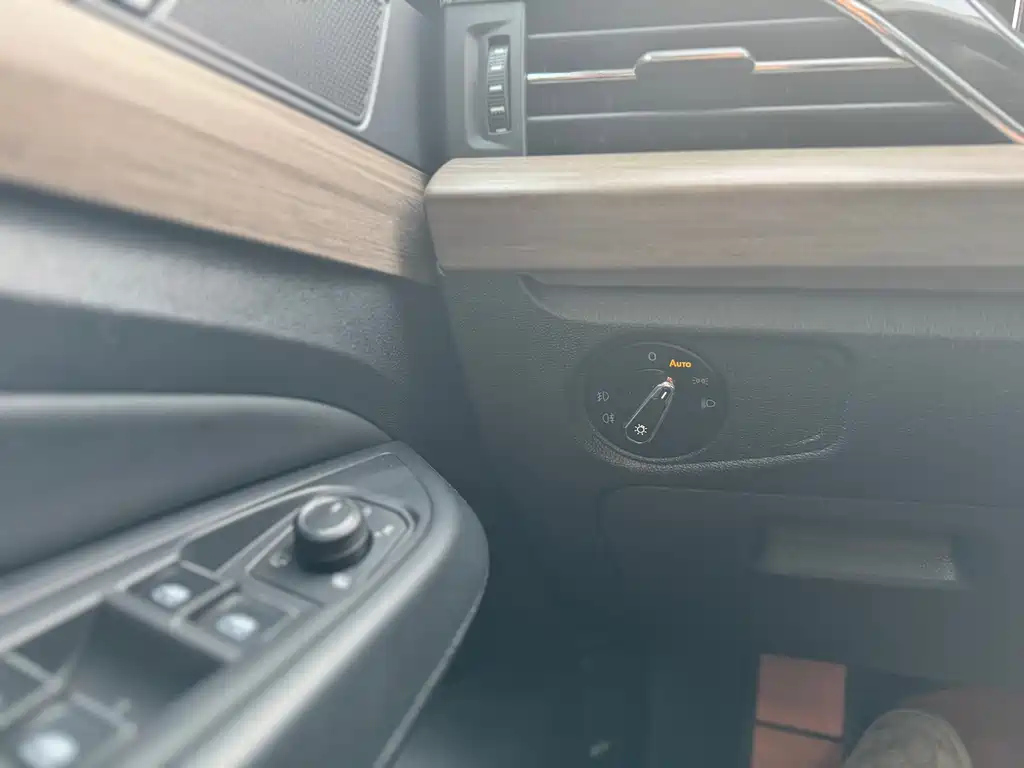VOLKSWAGEN PASSAT 2020