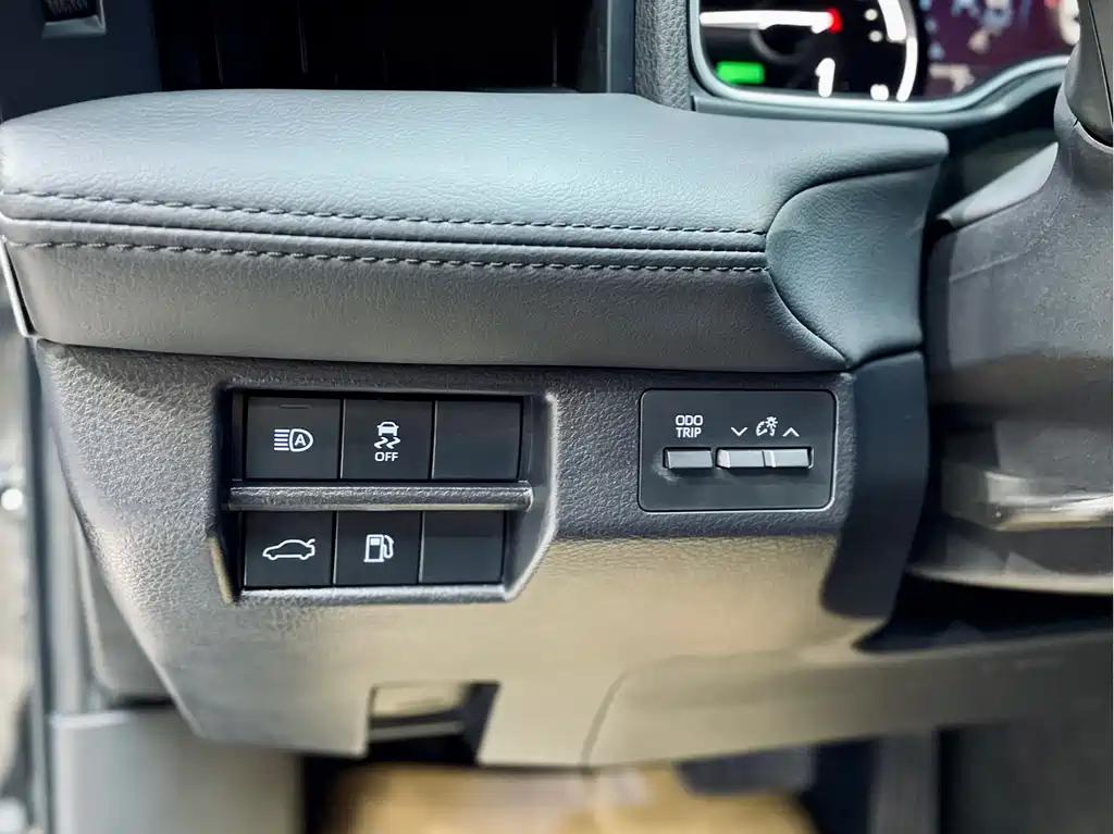 TOYOTA AVALON 2020