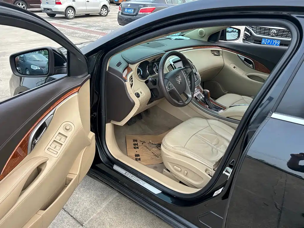 BUICK LACROSSE 2012