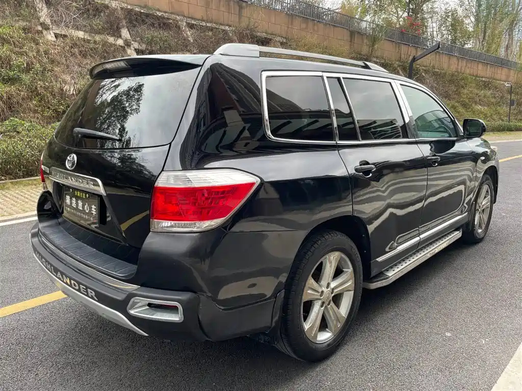 TOYOTA HIGHLANDER 2013