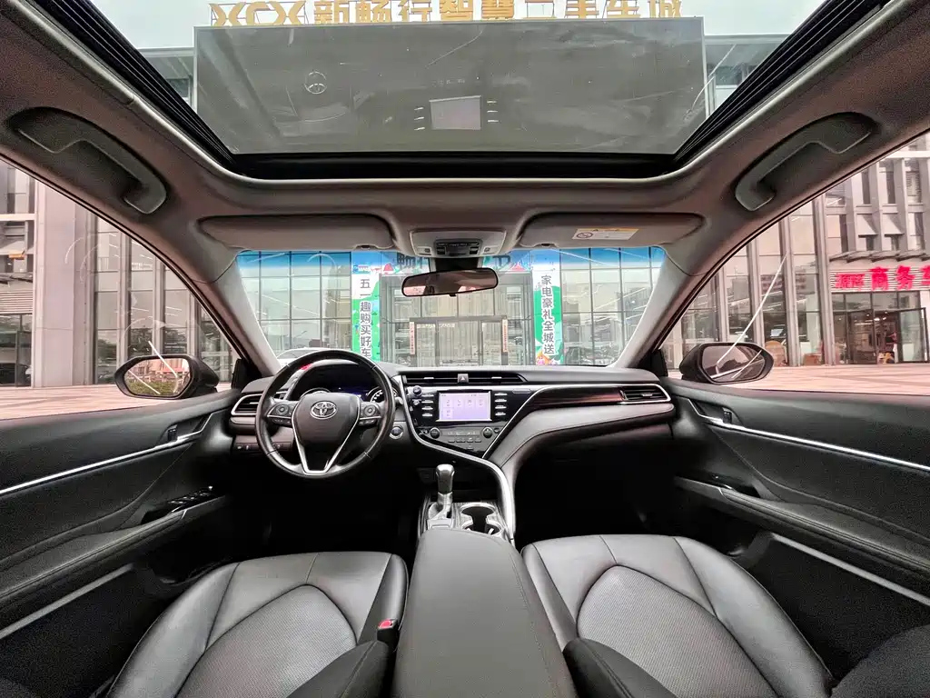 TOYOTA CAMRY 2018