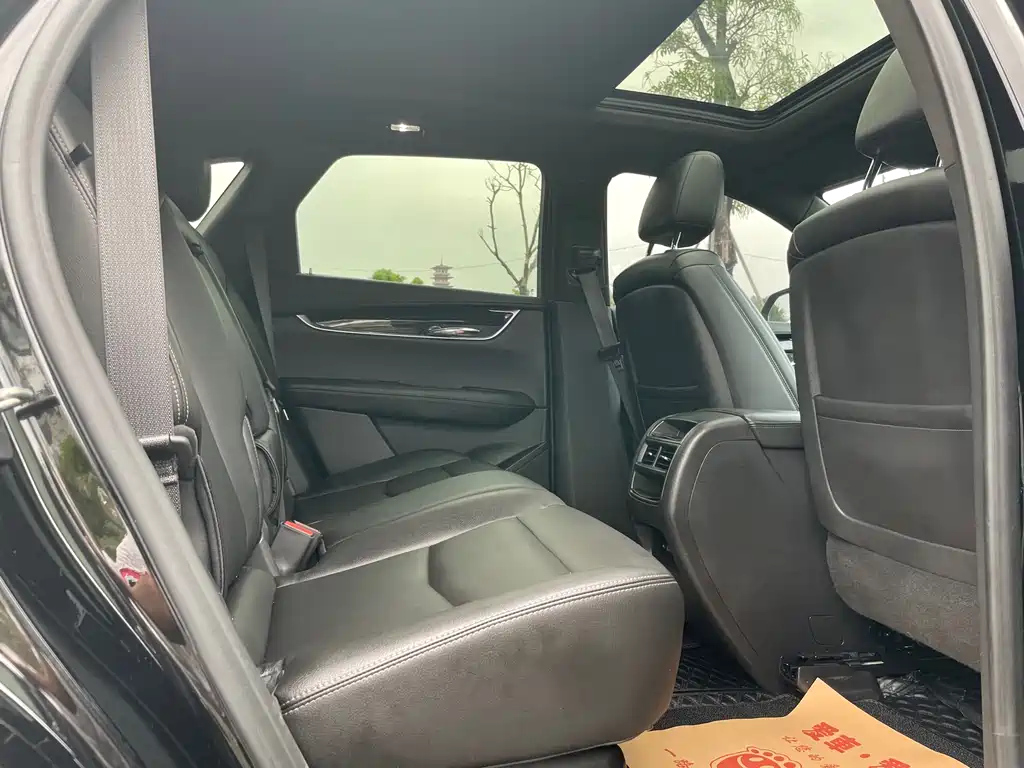 CADILLAC XT5 2021