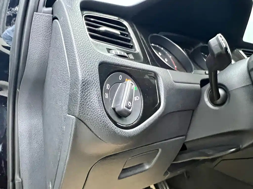 VOLKSWAGEN GOLF 2018