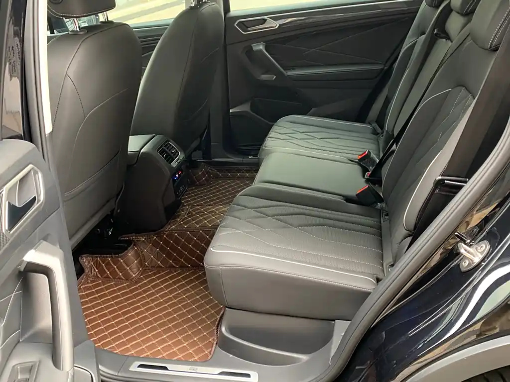 VOLKSWAGEN TIGUAN L 2022