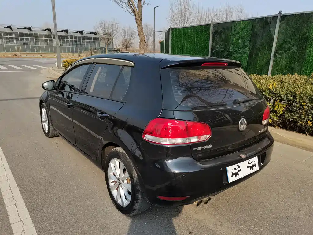 VOLKSWAGEN GOLF 2012
