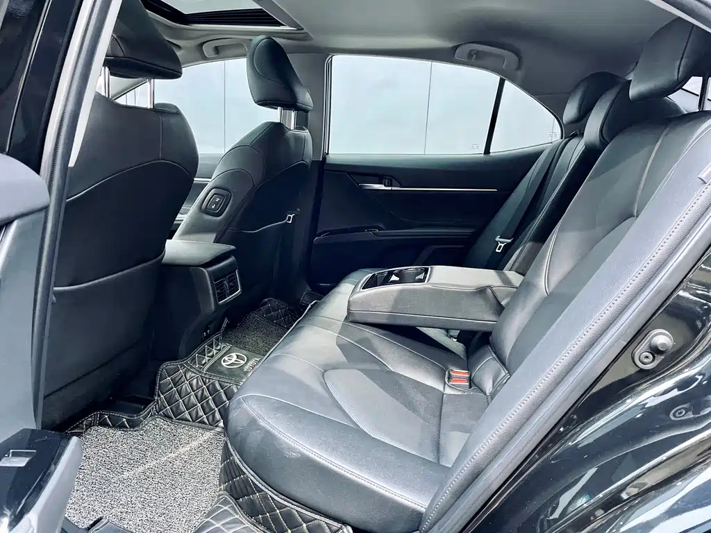 TOYOTA CAMRY 2021