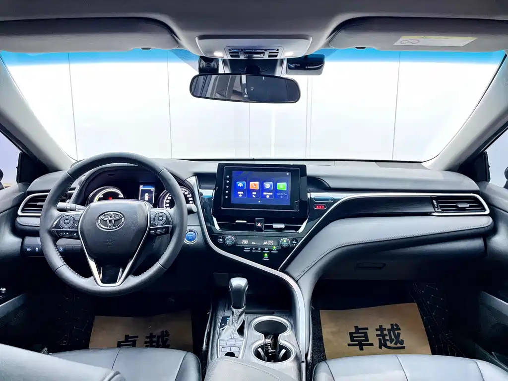 TOYOTA CAMRY 2021