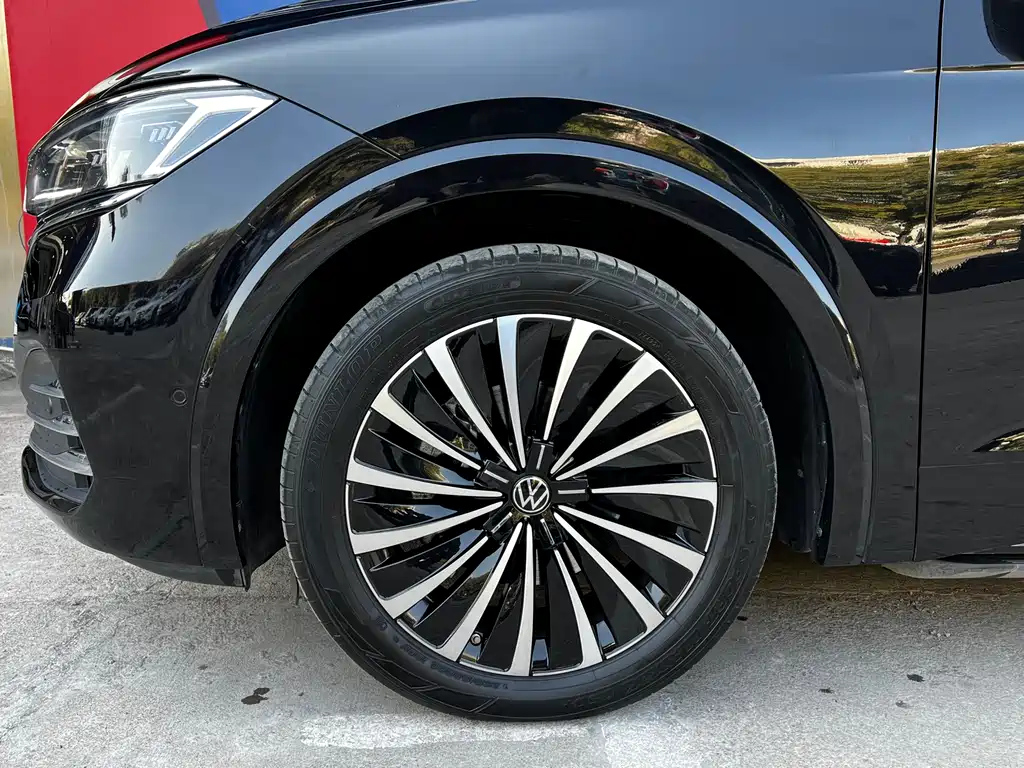 VOLKSWAGEN VILORAN 2023