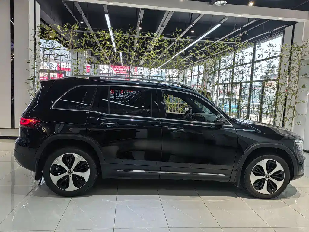 MERCEDES BENZ GLB 2021