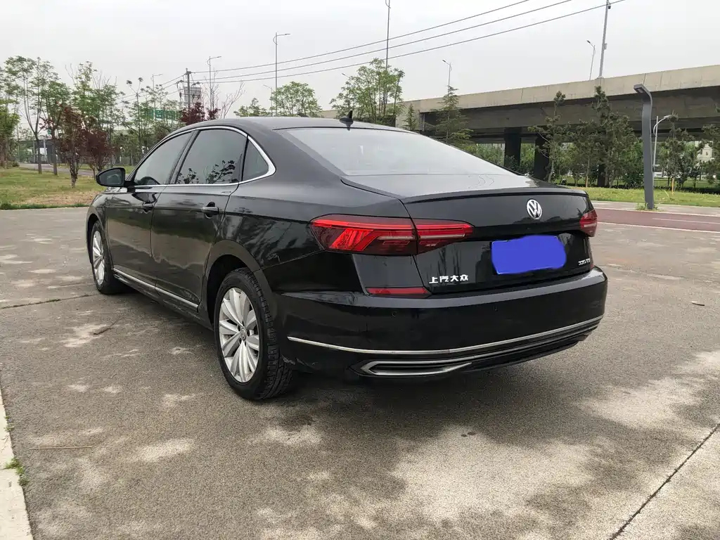 VOLKSWAGEN PASSAT 2020