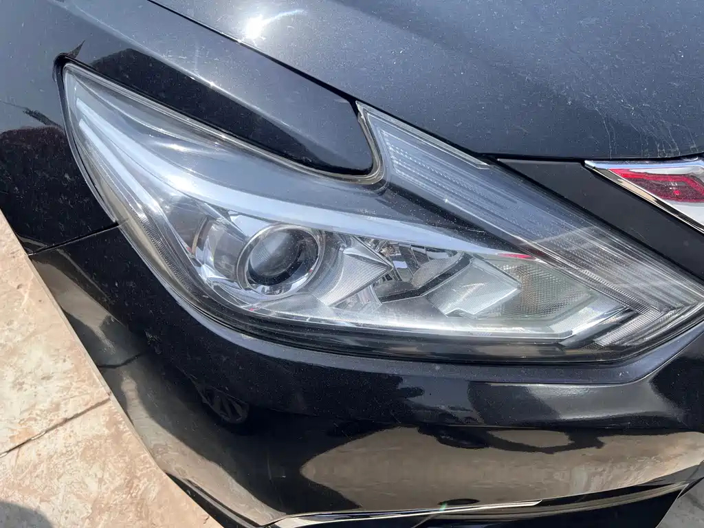 NISSAN TEANA 2019