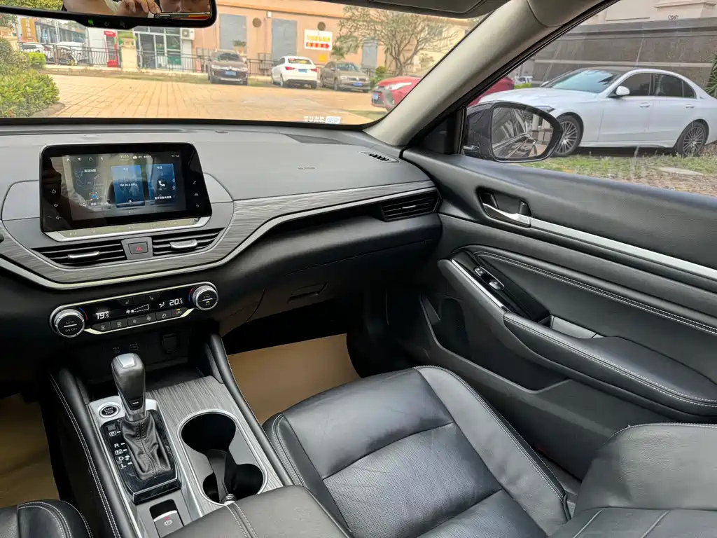 NISSAN TEANA 2022