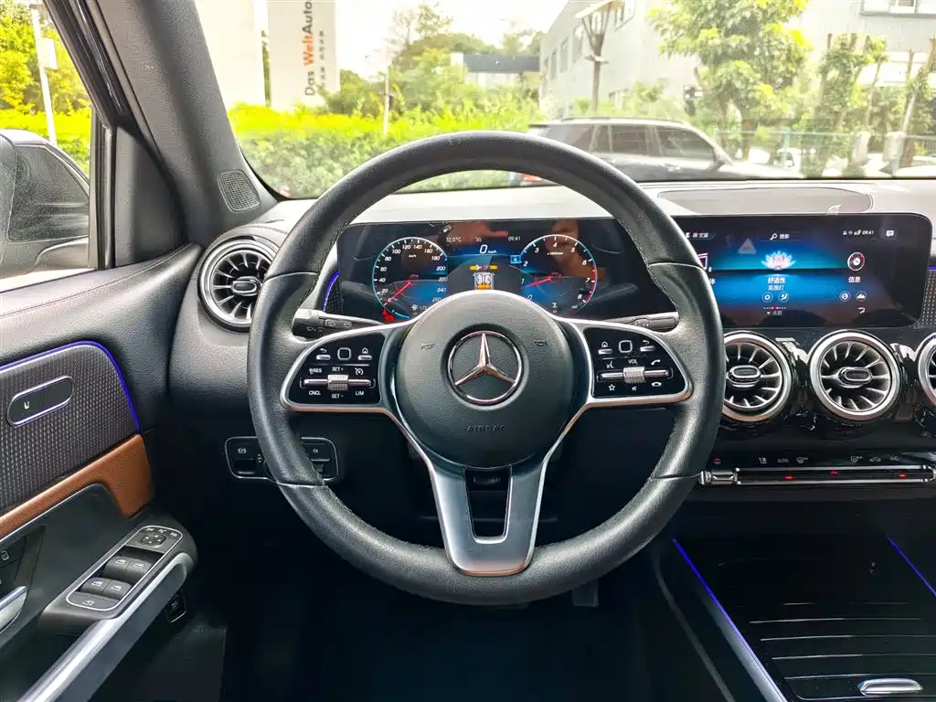 MERCEDES BENZ GLB 2022