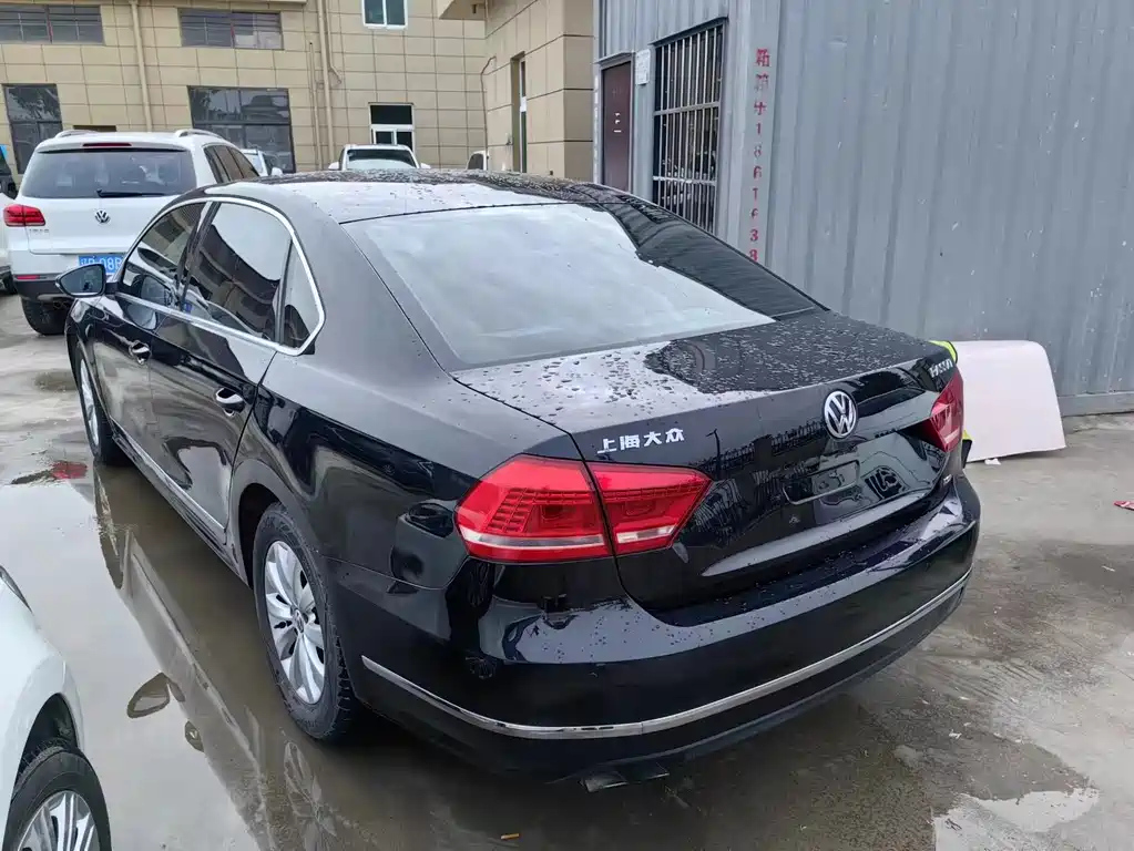 VOLKSWAGEN PASSAT 2014