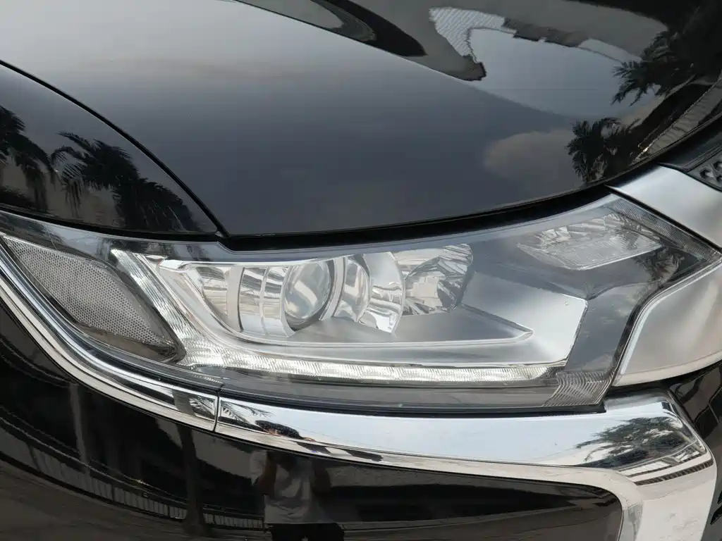 MITSUBISHI OUTLANDER 2021