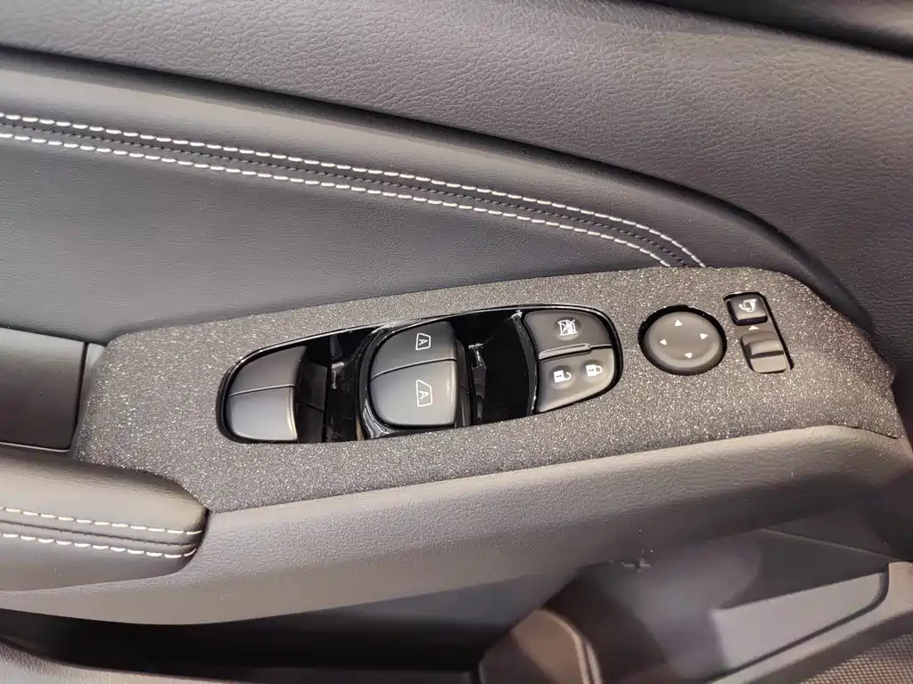 NISSAN TEANA 2022