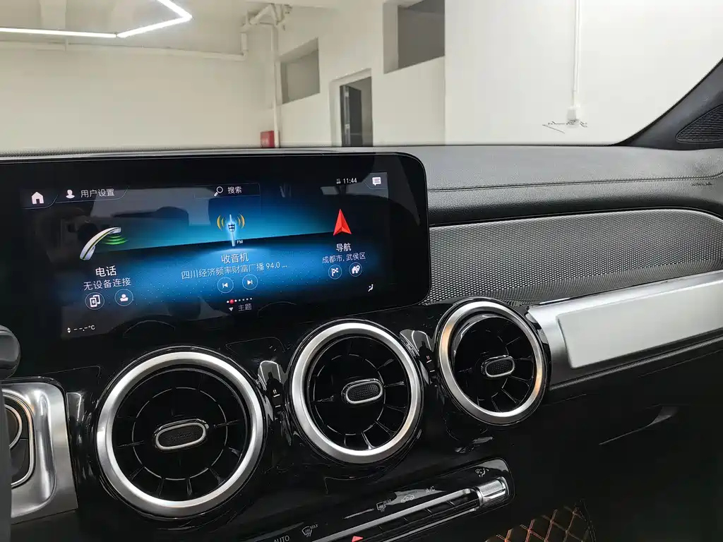 MERCEDES BENZ GLB 2022