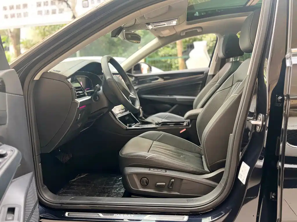 VOLKSWAGEN PASSAT 2022