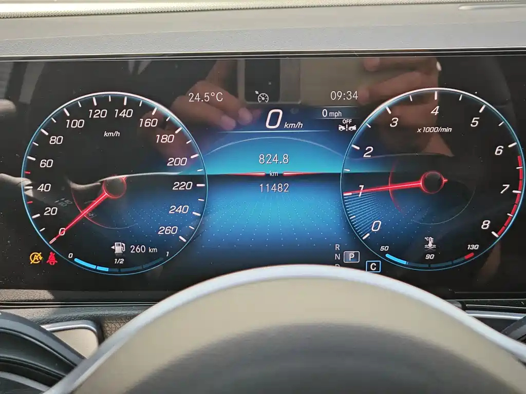 MERCEDES BENZ GLB 2023