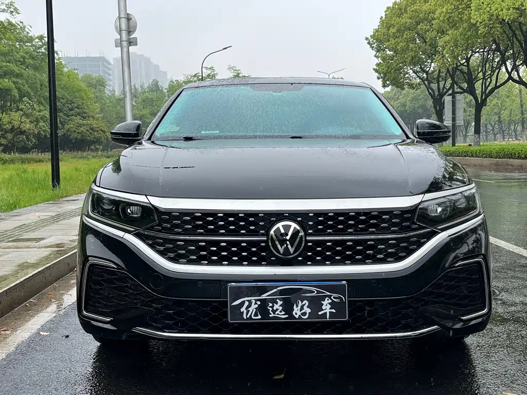 VOLKSWAGEN PASSAT 2022