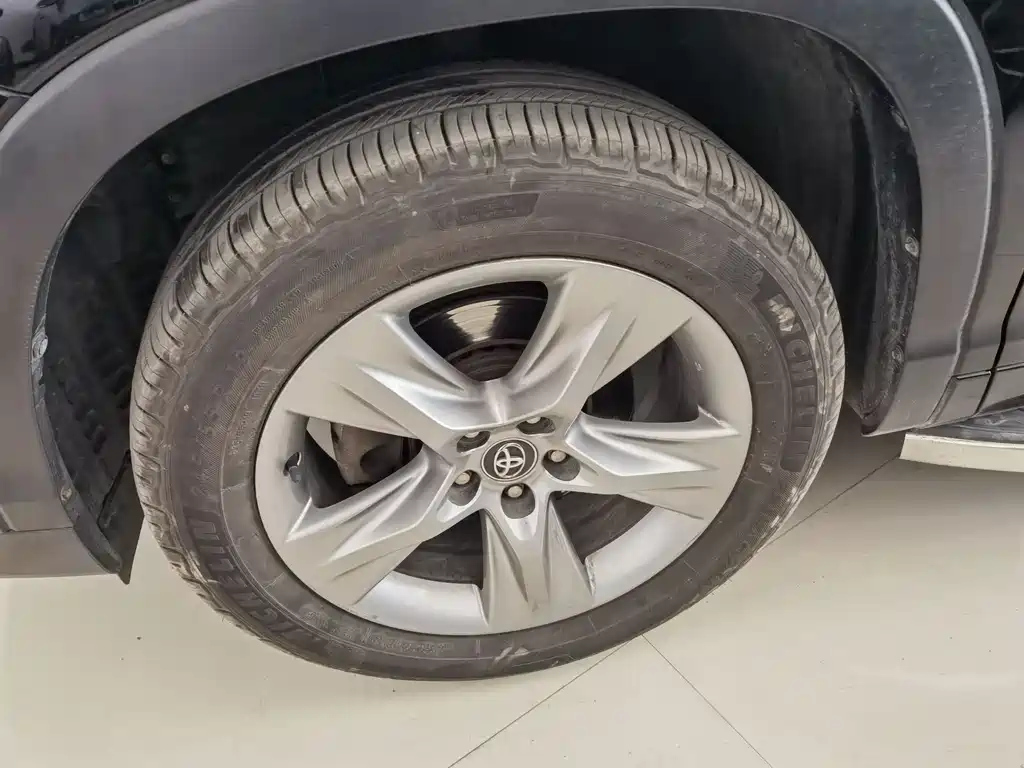 TOYOTA HIGHLANDER 2017