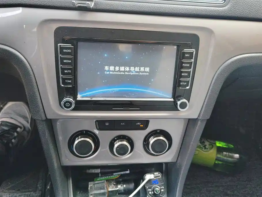 VOLKSWAGEN LAVIDA 2016