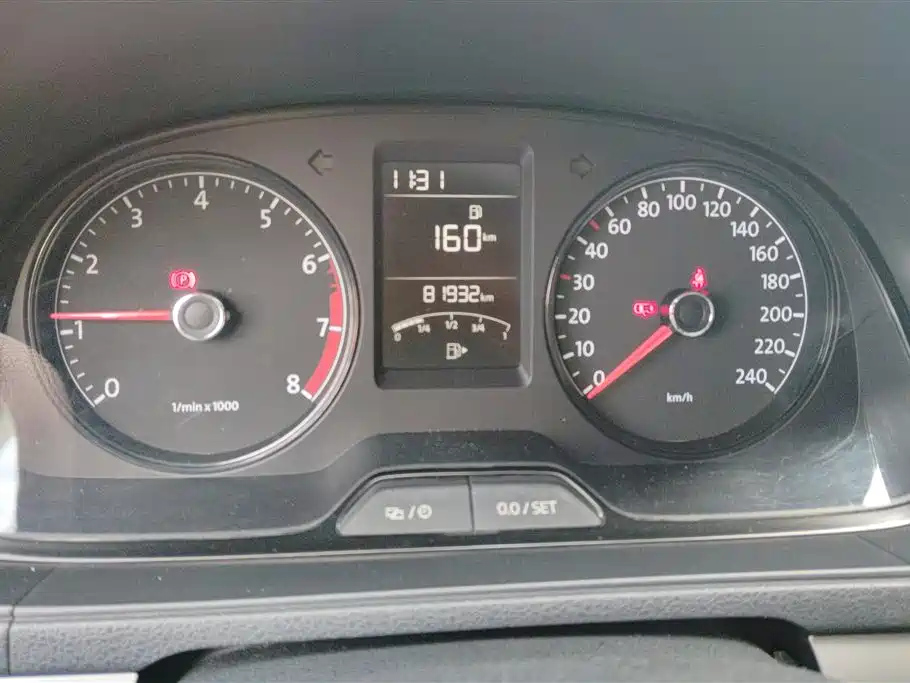 VOLKSWAGEN LAVIDA 2016
