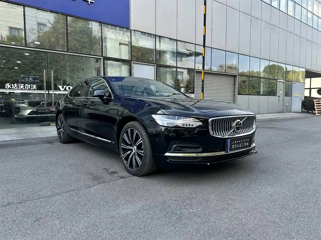 VOLVO S90 2023