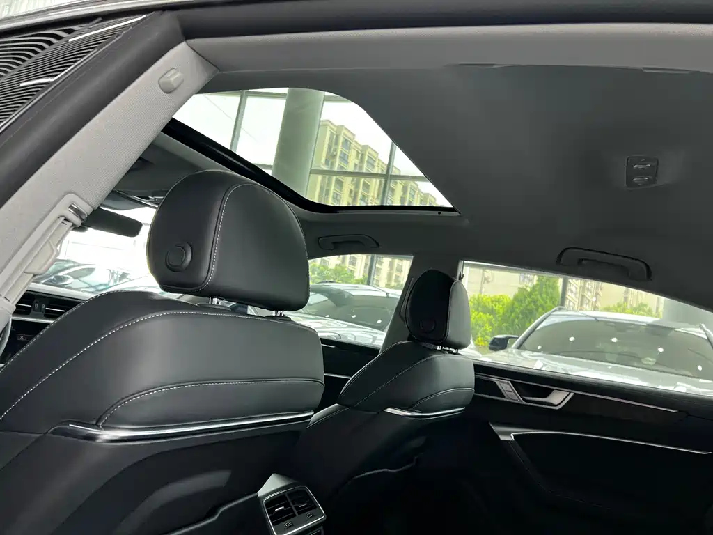 AUDI A7L 2024