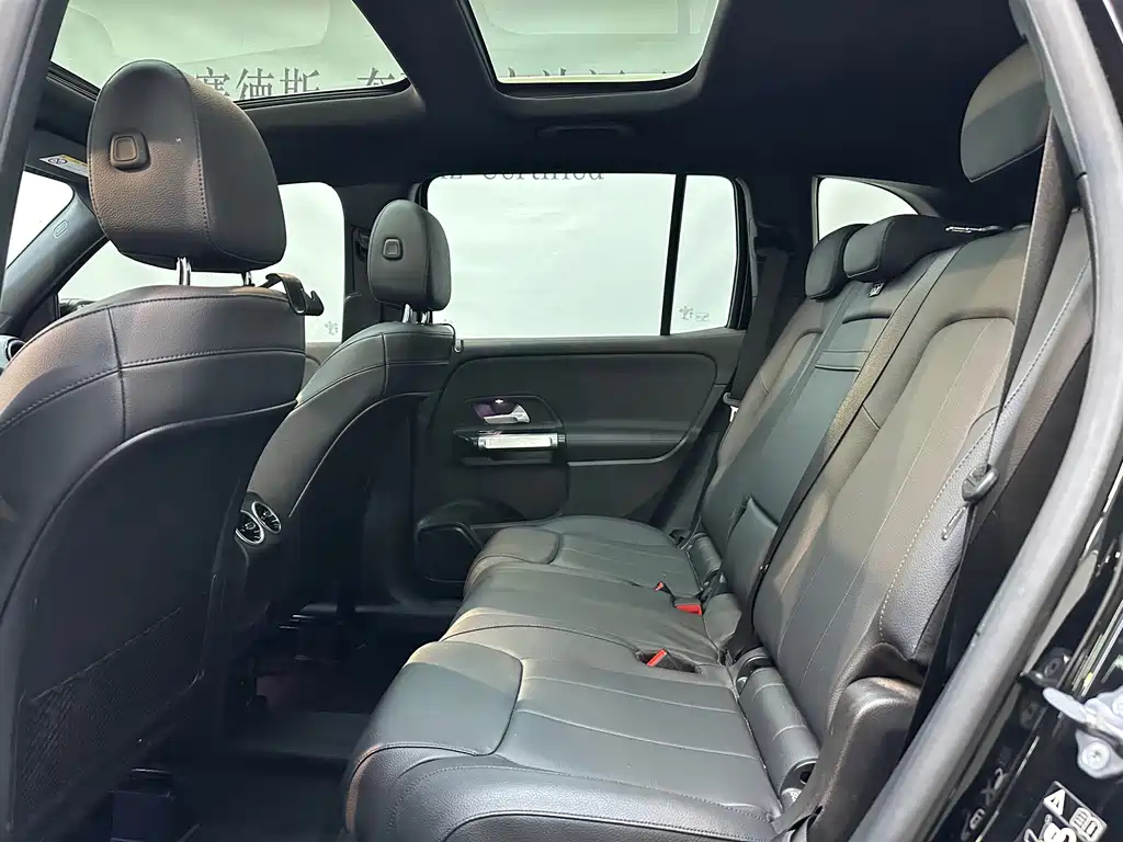 MERCEDES BENZ GLB 2021