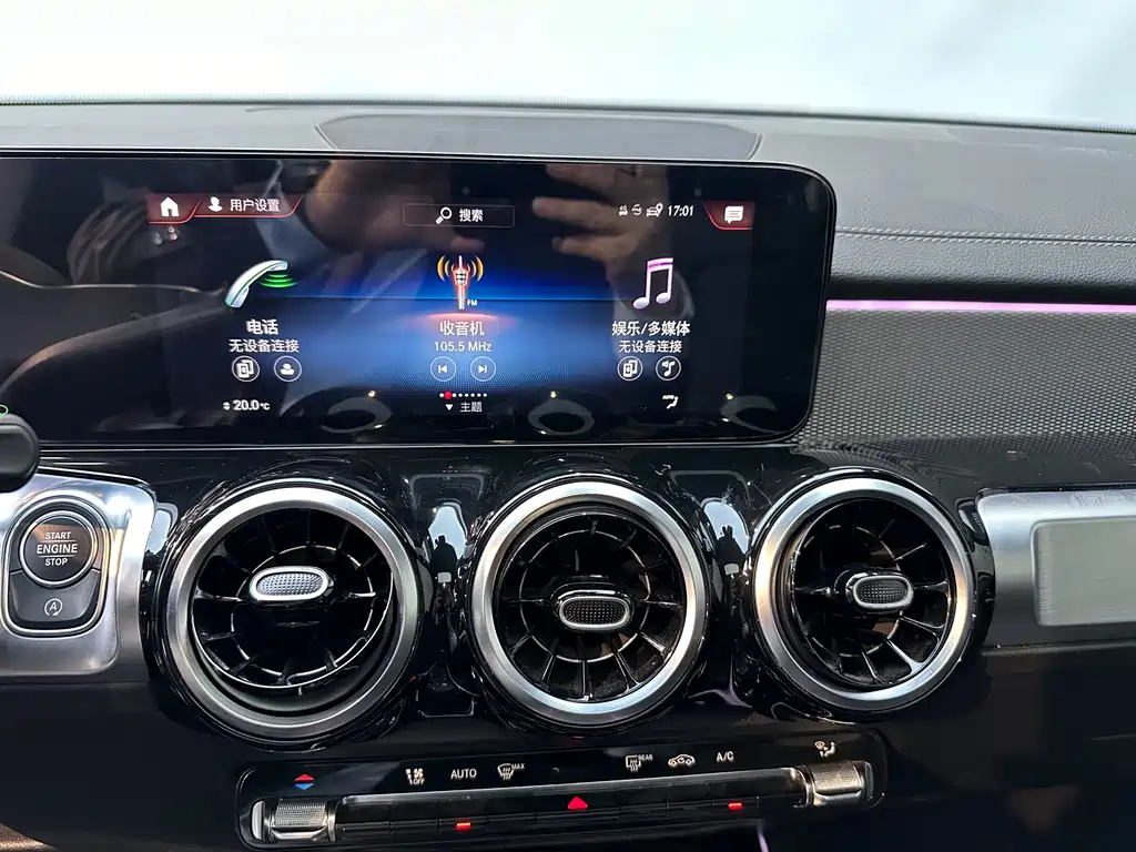 MERCEDES BENZ GLB 2021