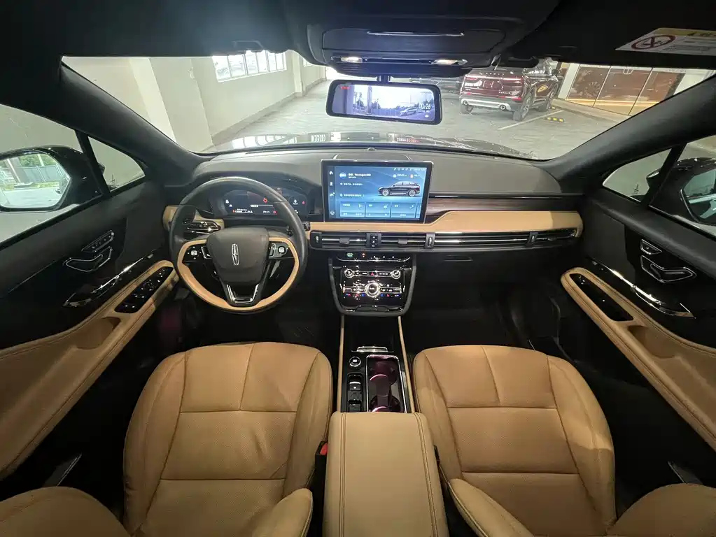 LINCOLN ADVENTURER 2022