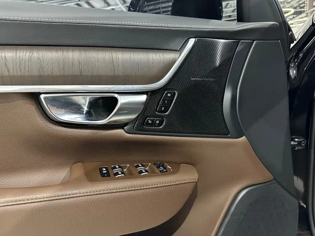 VOLVO S90 2021