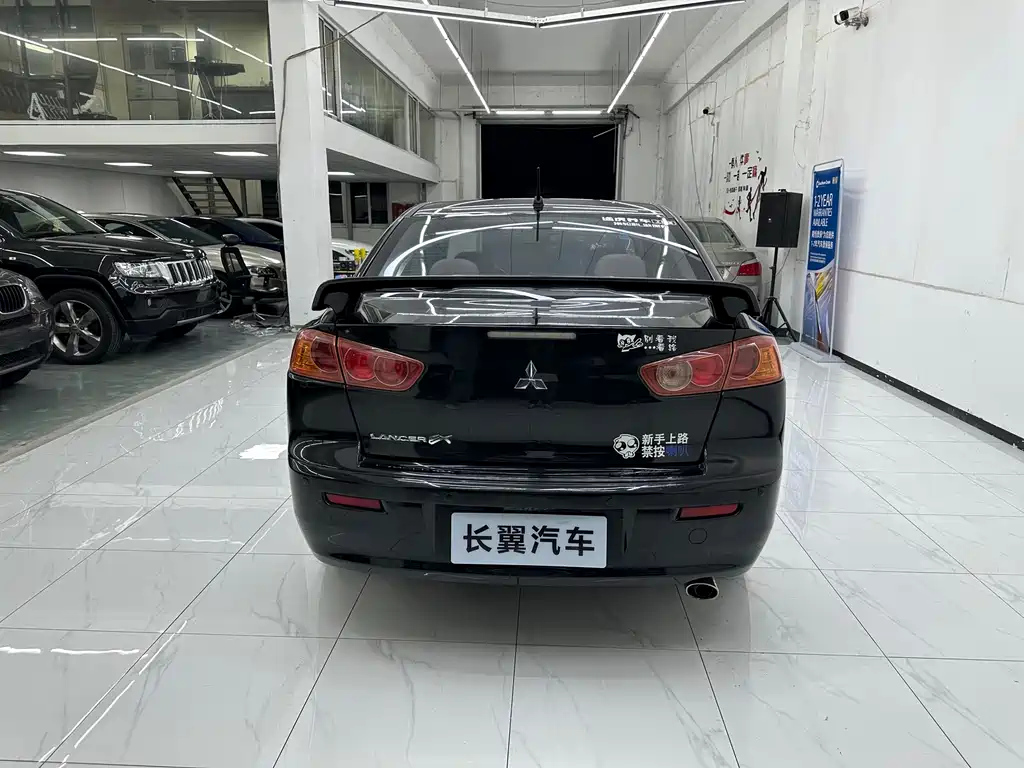 MITSUBISHI LANCER EX 2011