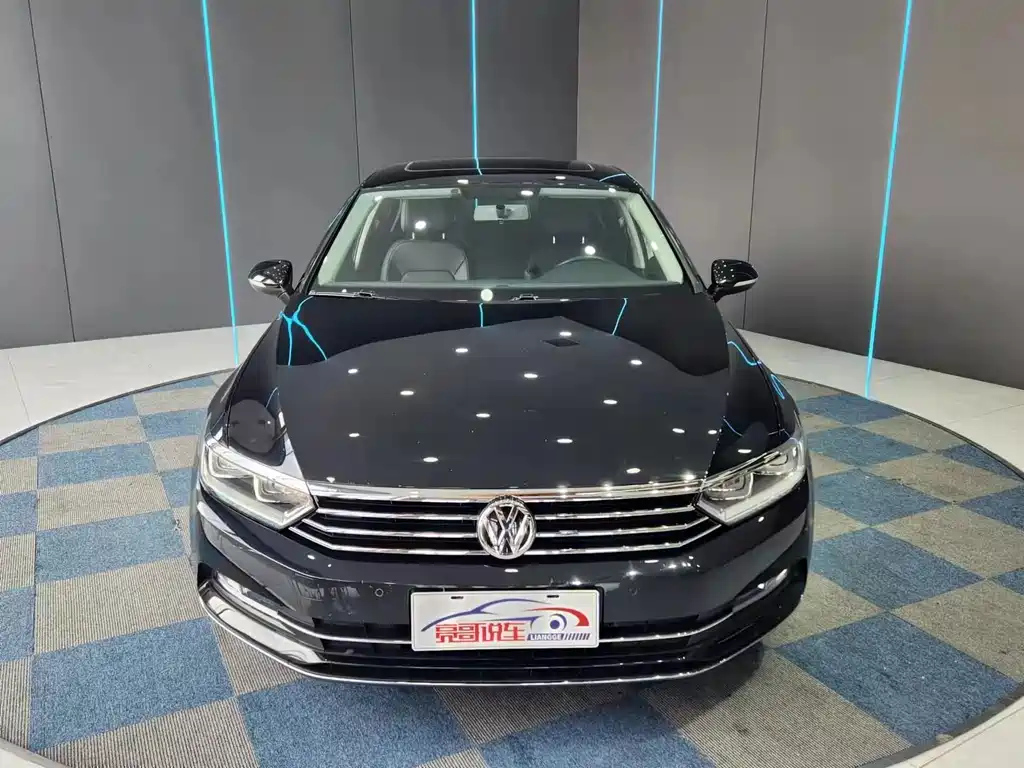 VOLKSWAGEN MAGOTAN 2020