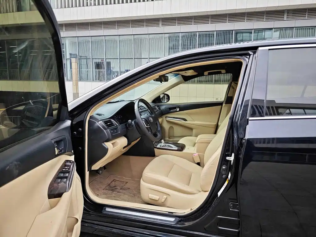 TOYOTA CAMRY 2016
