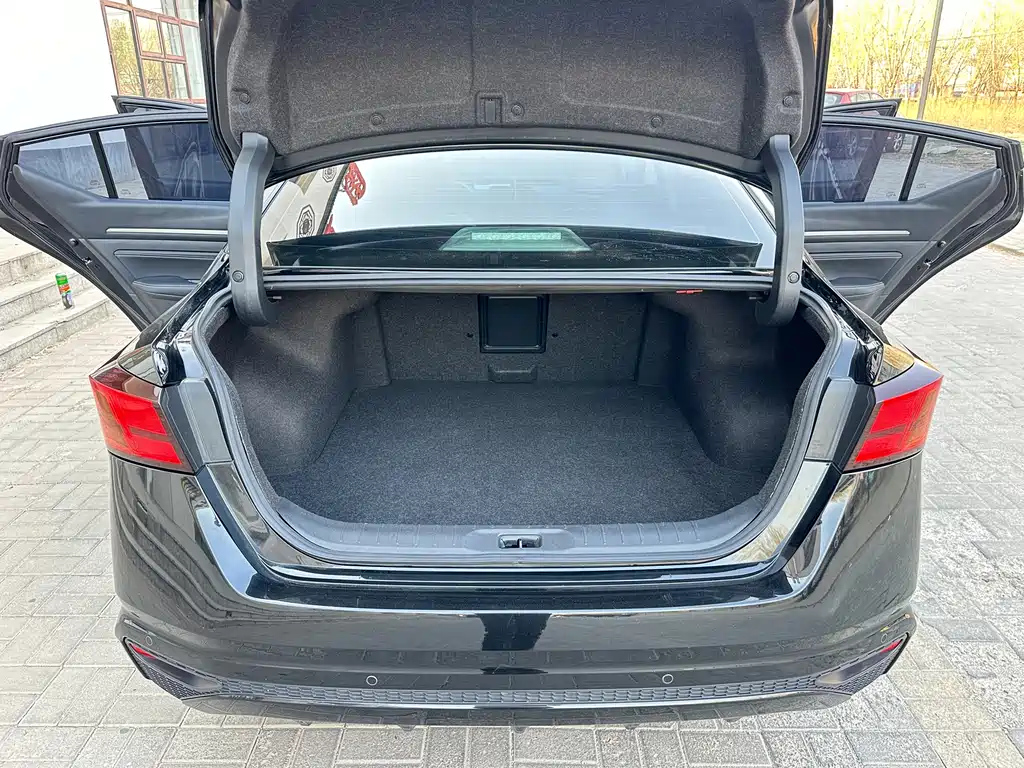 NISSAN TEANA 2021