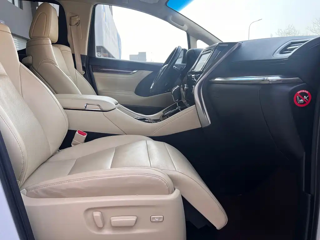 TOYOTA ALPHARD 2018