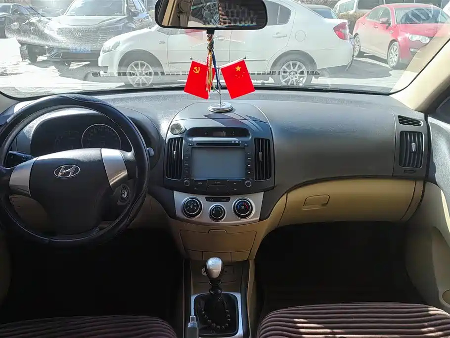 HYUNDAI CELESTA 2011