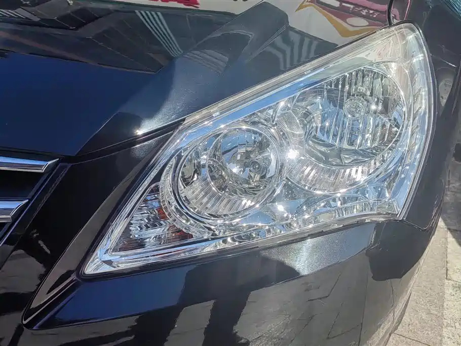 HYUNDAI CELESTA 2011
