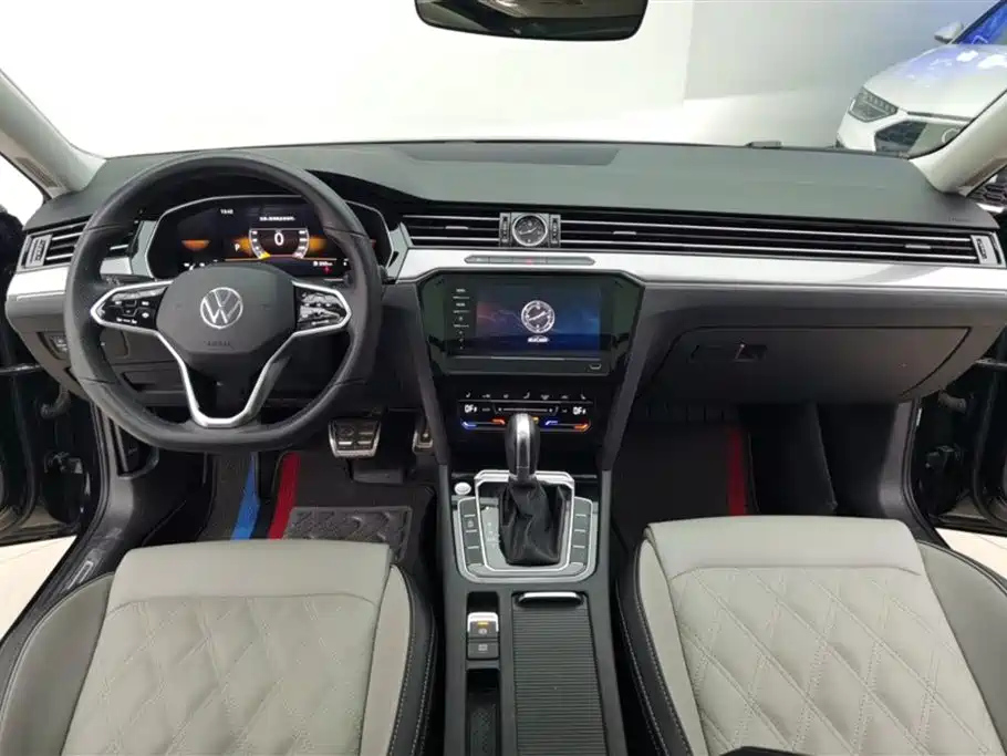 VOLKSWAGEN MAGOTAN 2023