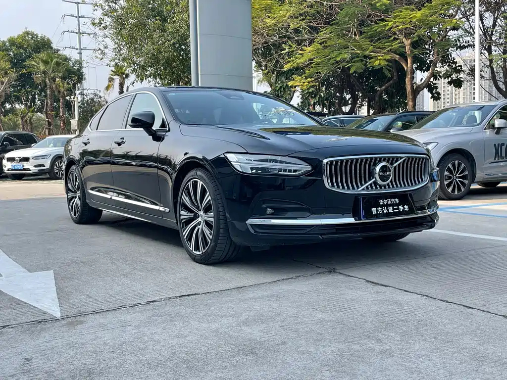 VOLVO S90 2022