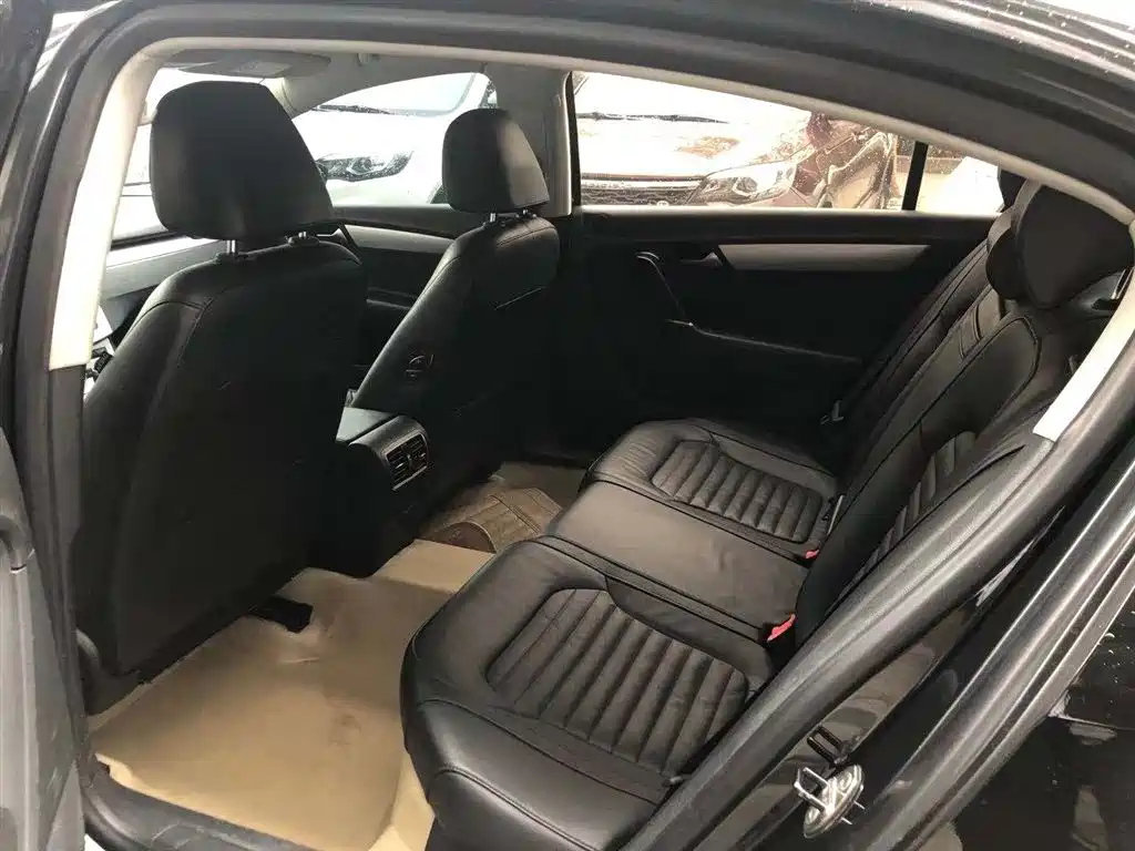 VOLKSWAGEN MAGOTAN 2014