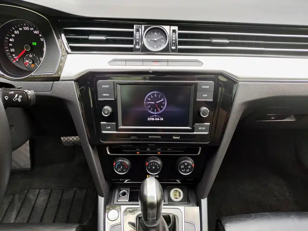 VOLKSWAGEN MAGOTAN 2019