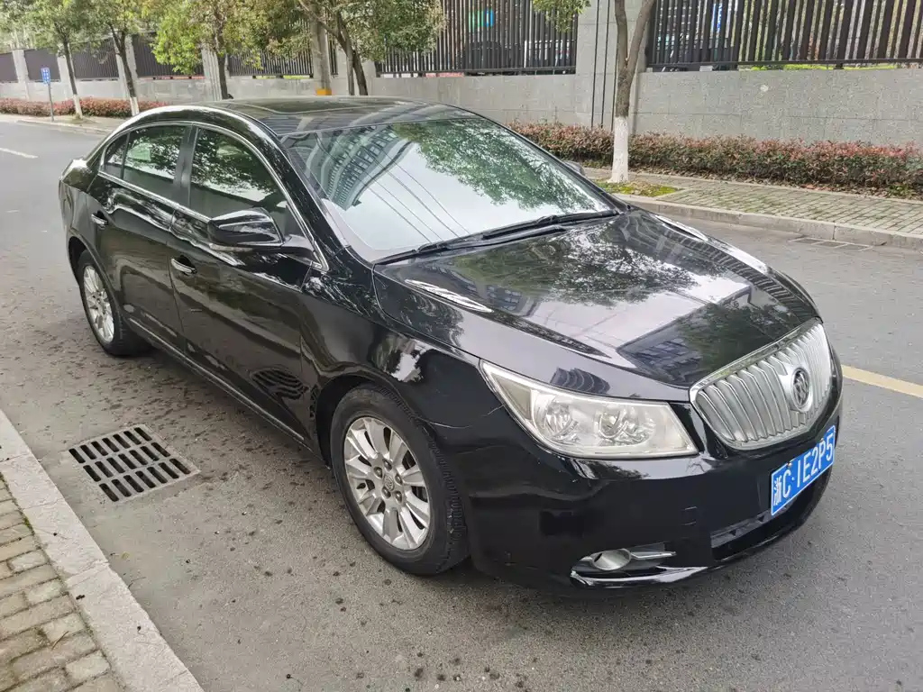 BUICK LACROSSE 2012