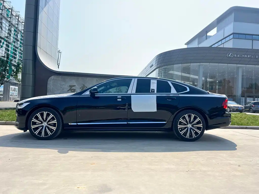 VOLVO S90 2024