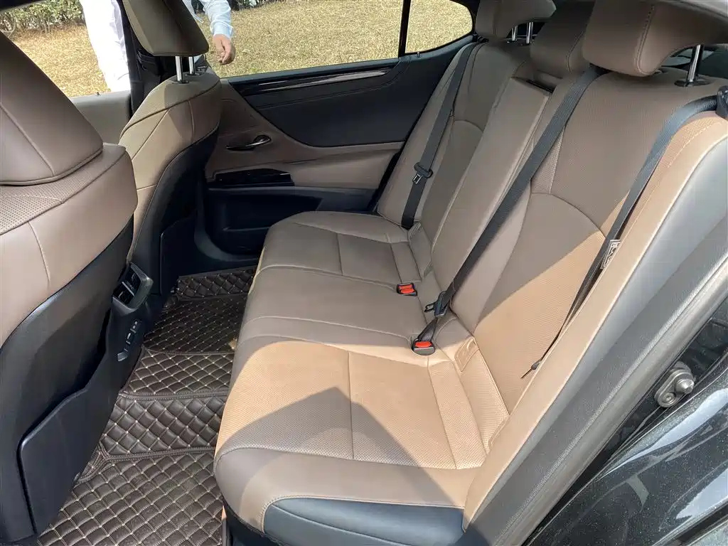 LEXUS ES 2022