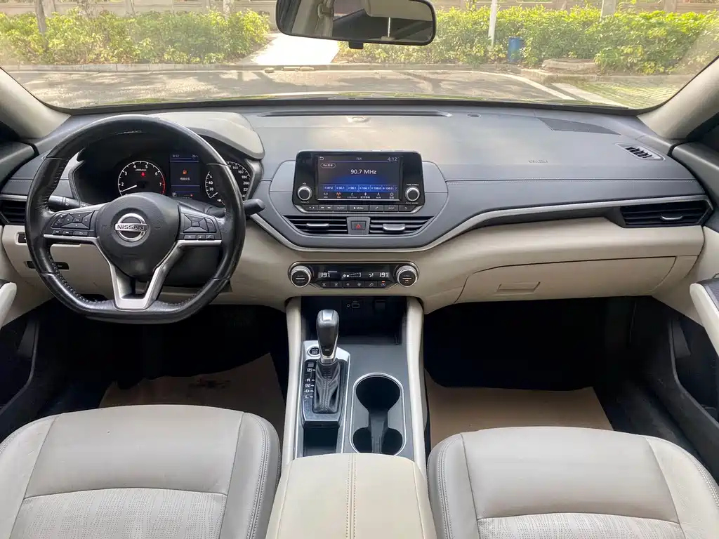NISSAN TEANA 2019