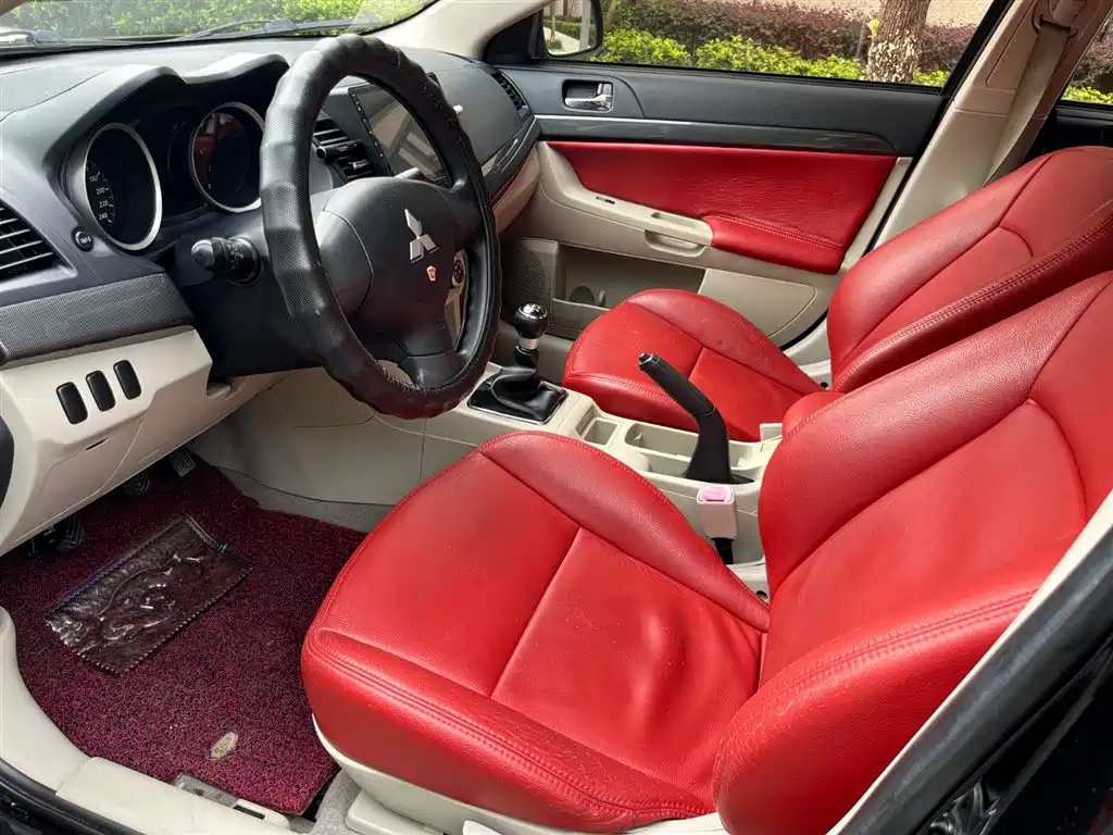 MITSUBISHI LANCER EX 2012