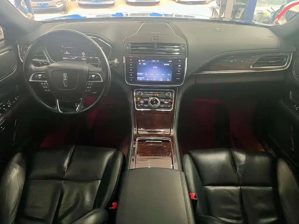 LINCOLN CONTINENTAL 2021